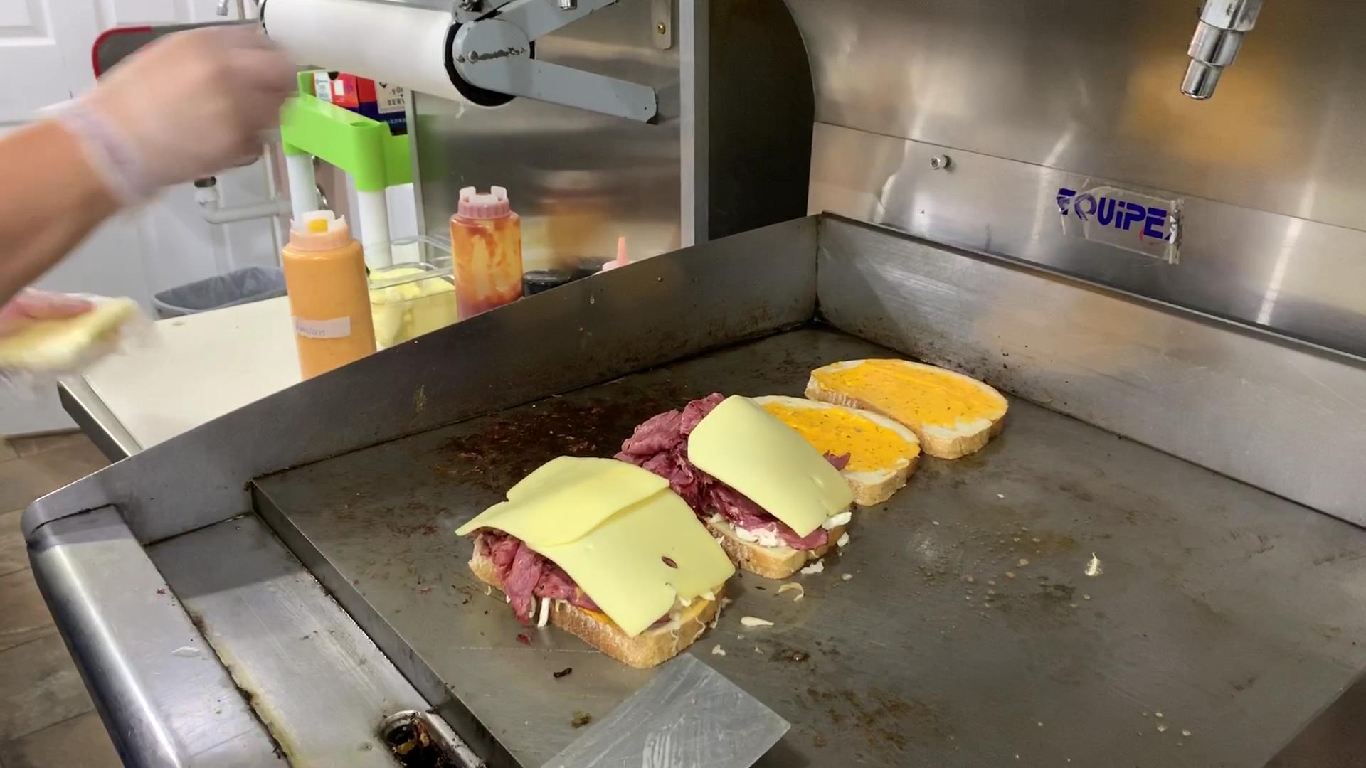 Ginos Grab 'n' Go (Deli, Pizza & Cigars Shop)